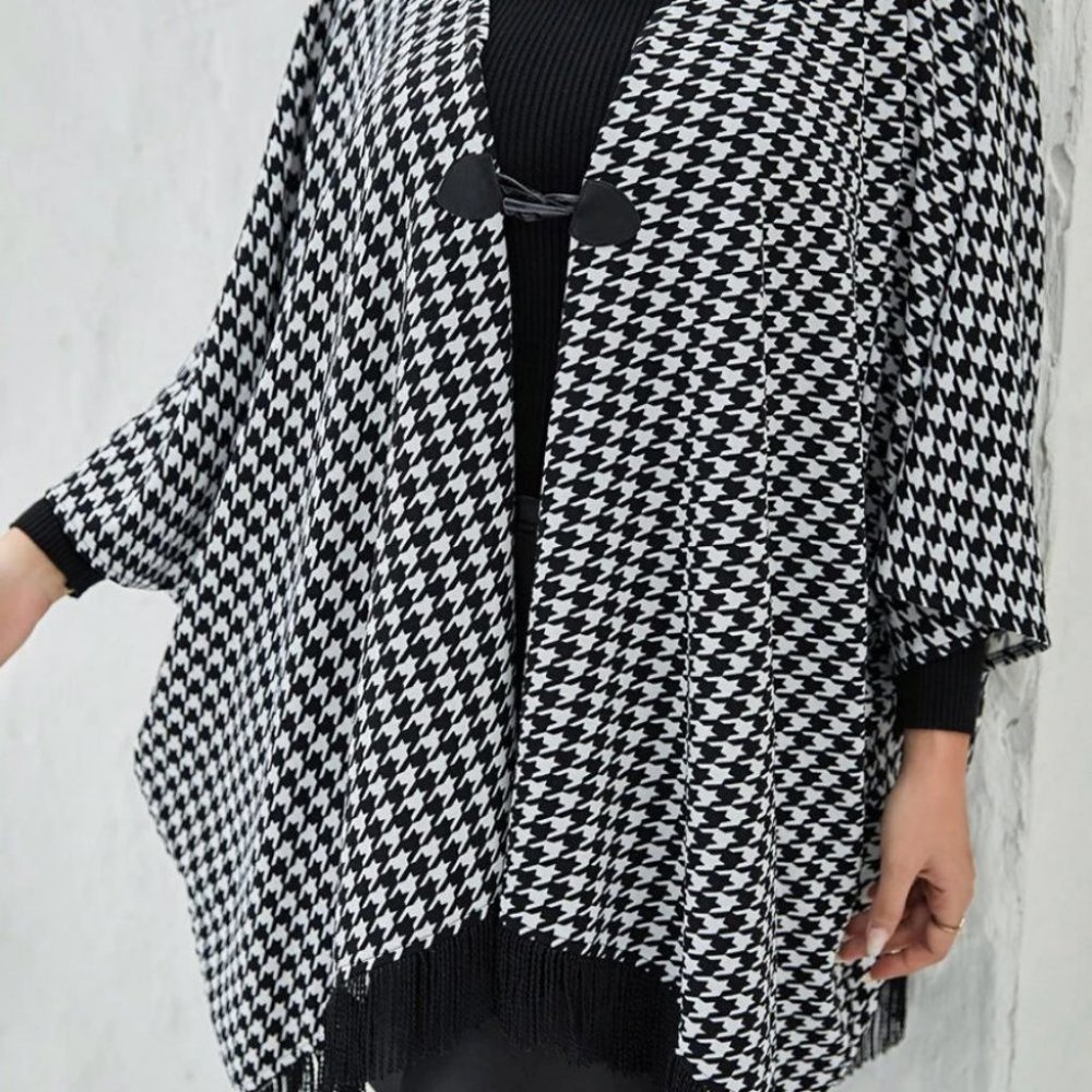Plus Size black white Houndstooth Fringe Trim Cape Wrap jacket Coat - Picture 3 of 5